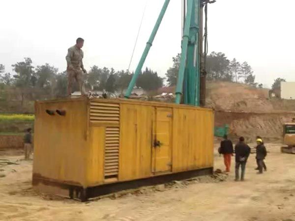 卓尼如何判断水冷式机油散热器密封件是否需要更换?